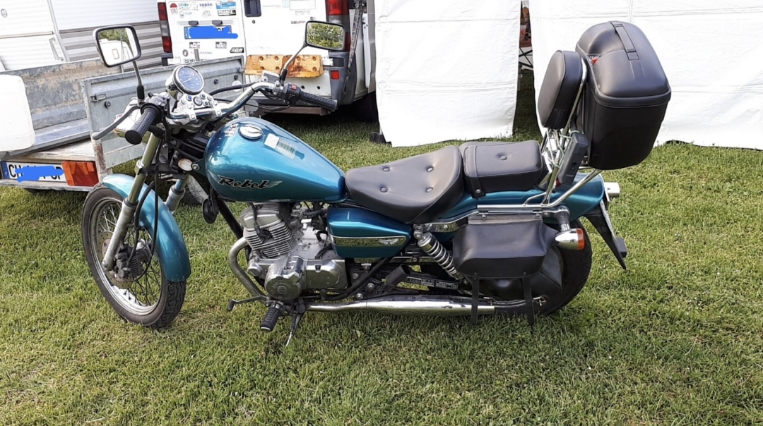 HONDA CA REBEL